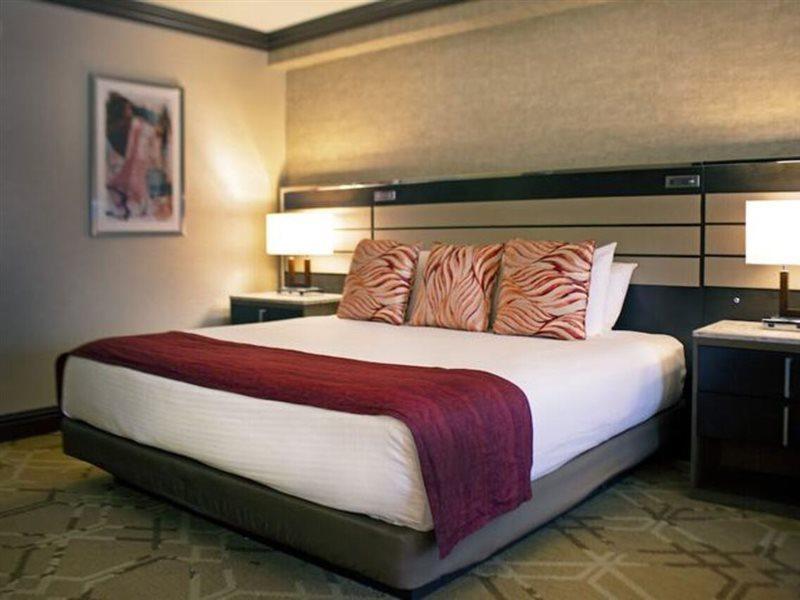 Ameristar Casino Hotel Канзас-Сити Экстерьер фото