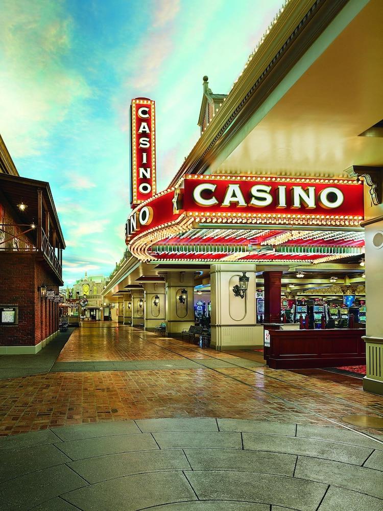 Ameristar Casino Hotel Канзас-Сити Экстерьер фото