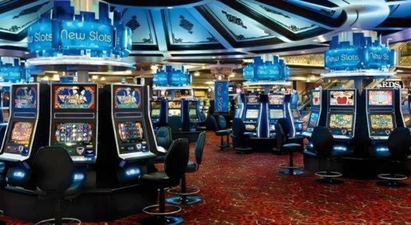 Ameristar Casino Hotel Канзас-Сити Экстерьер фото