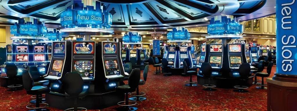 Ameristar Casino Hotel Канзас-Сити Экстерьер фото