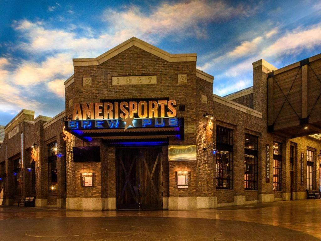 Ameristar Casino Hotel Канзас-Сити Экстерьер фото