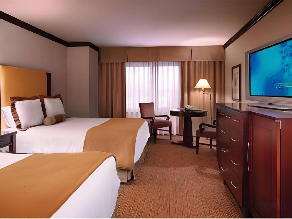 Ameristar Casino Hotel Канзас-Сити Экстерьер фото